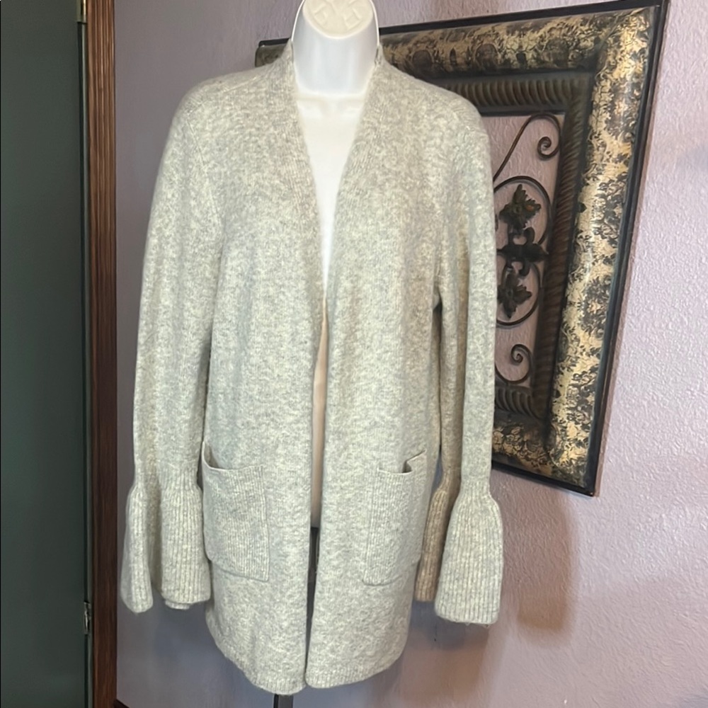 A New Day Cozy Gray Knit Cardigan Sweater- statement bell sleeves-Sz M💚